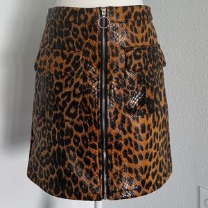 NWT RUNWAY PARIS leopard print skirt with zip and pockets size S